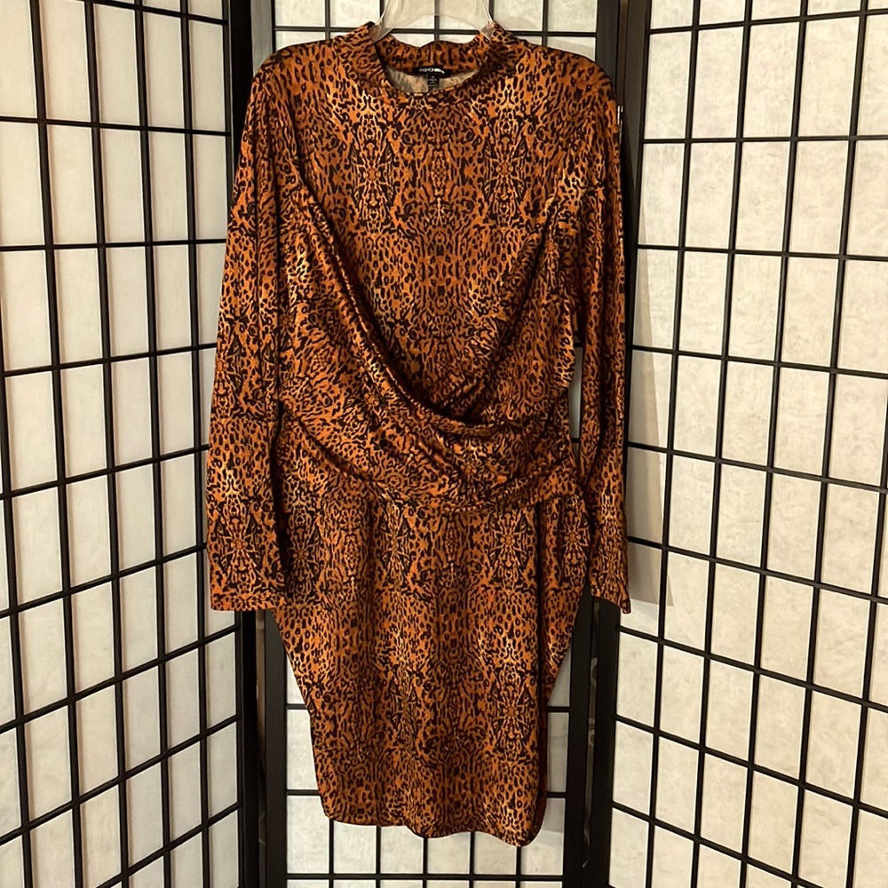 Plus size 3X Leopard Long Sleeve Criss Cross Dress